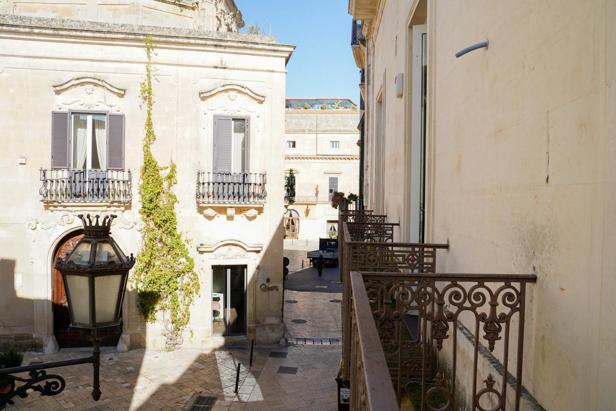 Suite Home D'Aragona Lecce Bagian luar foto