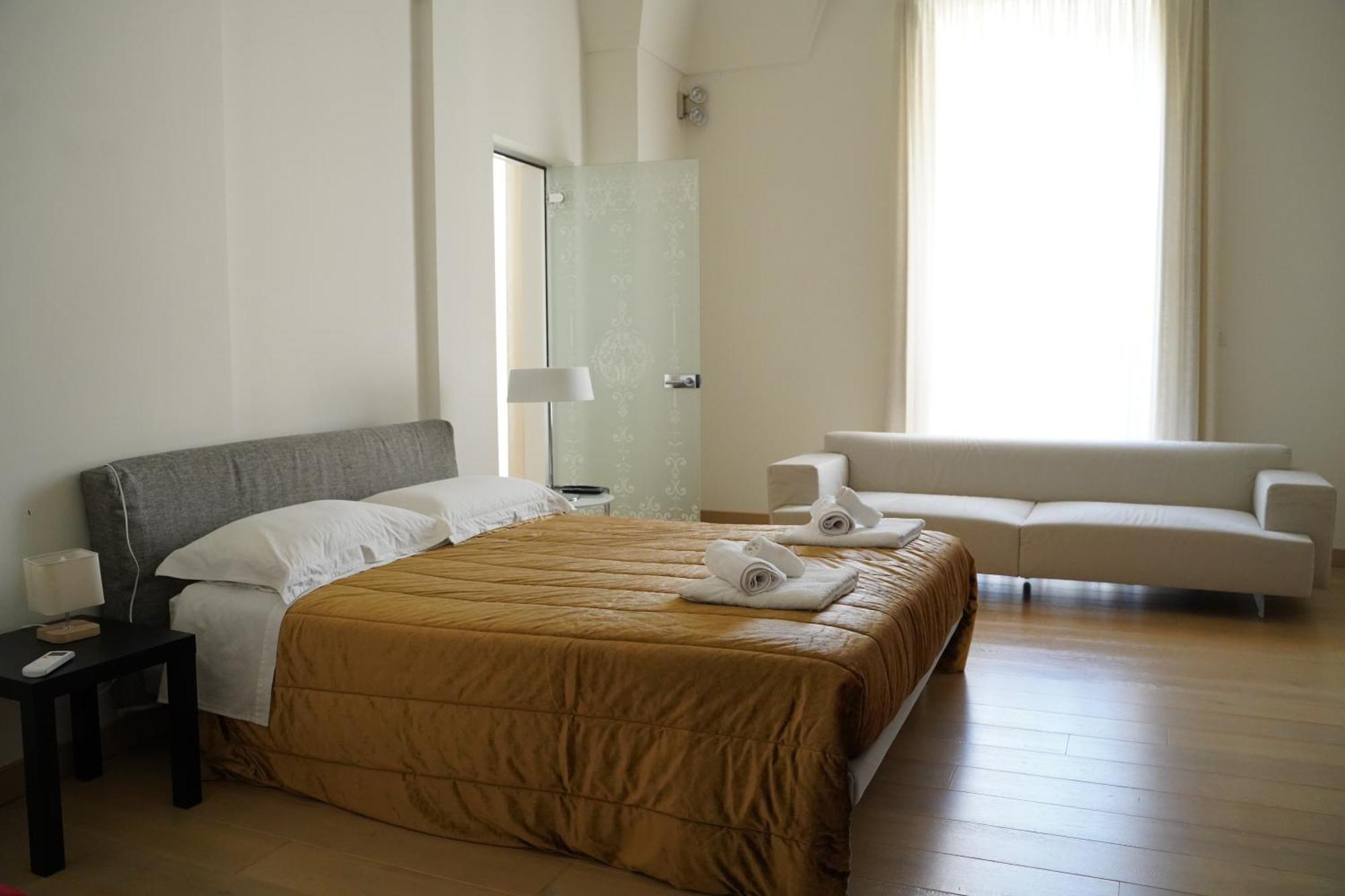 Suite Home D'Aragona Lecce Bagian luar foto