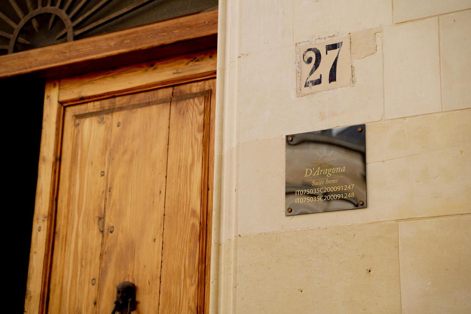 Suite Home D'Aragona Lecce Bagian luar foto