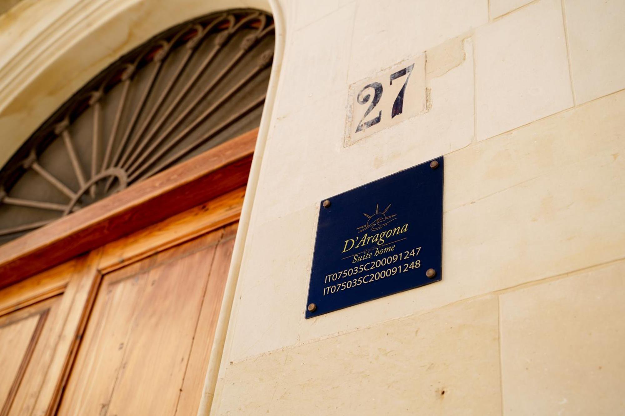 Suite Home D'Aragona Lecce Bagian luar foto