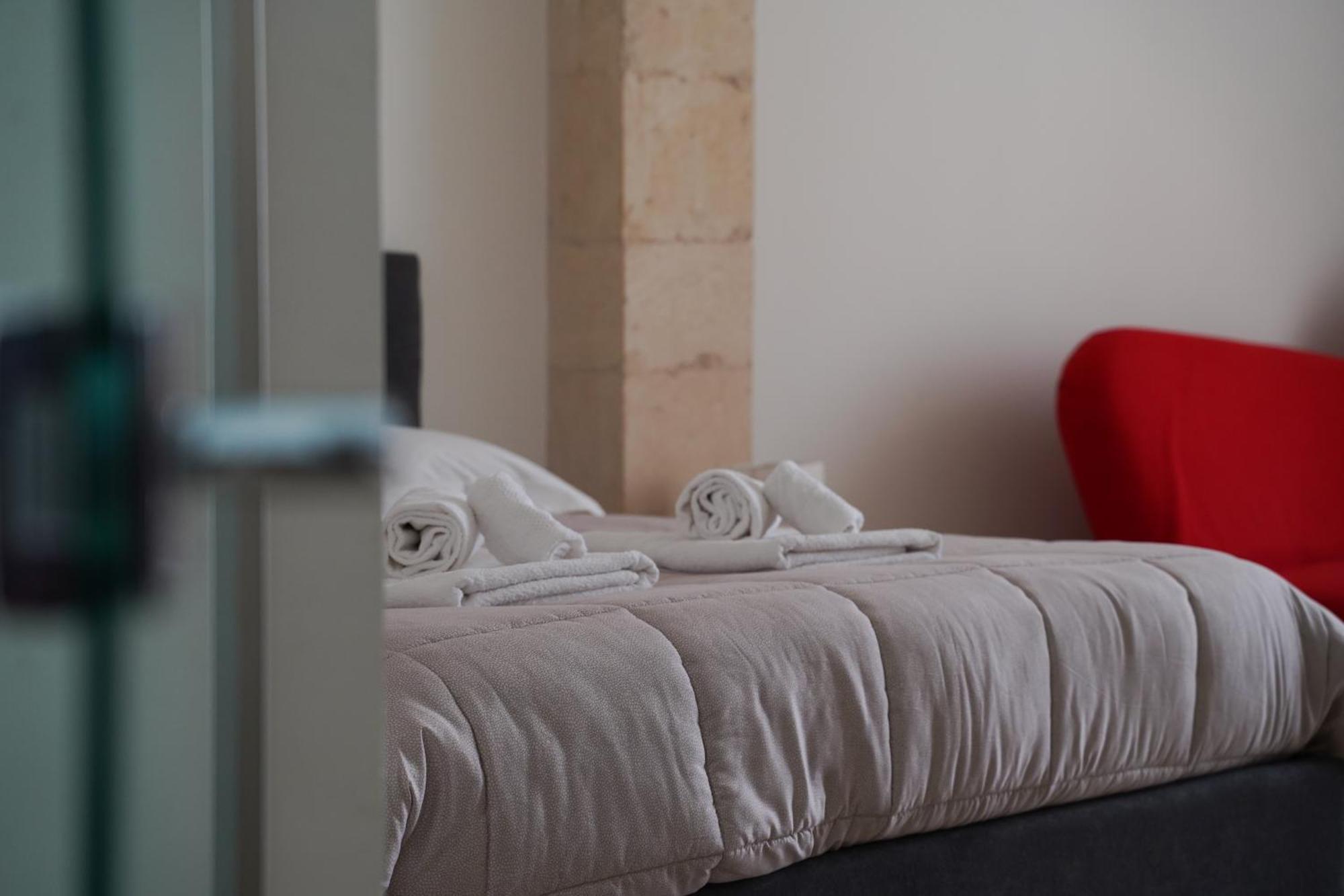 Suite Home D'Aragona Lecce Bagian luar foto