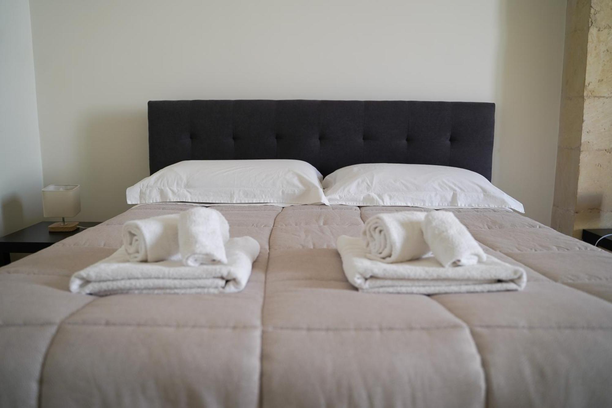 Suite Home D'Aragona Lecce Bagian luar foto