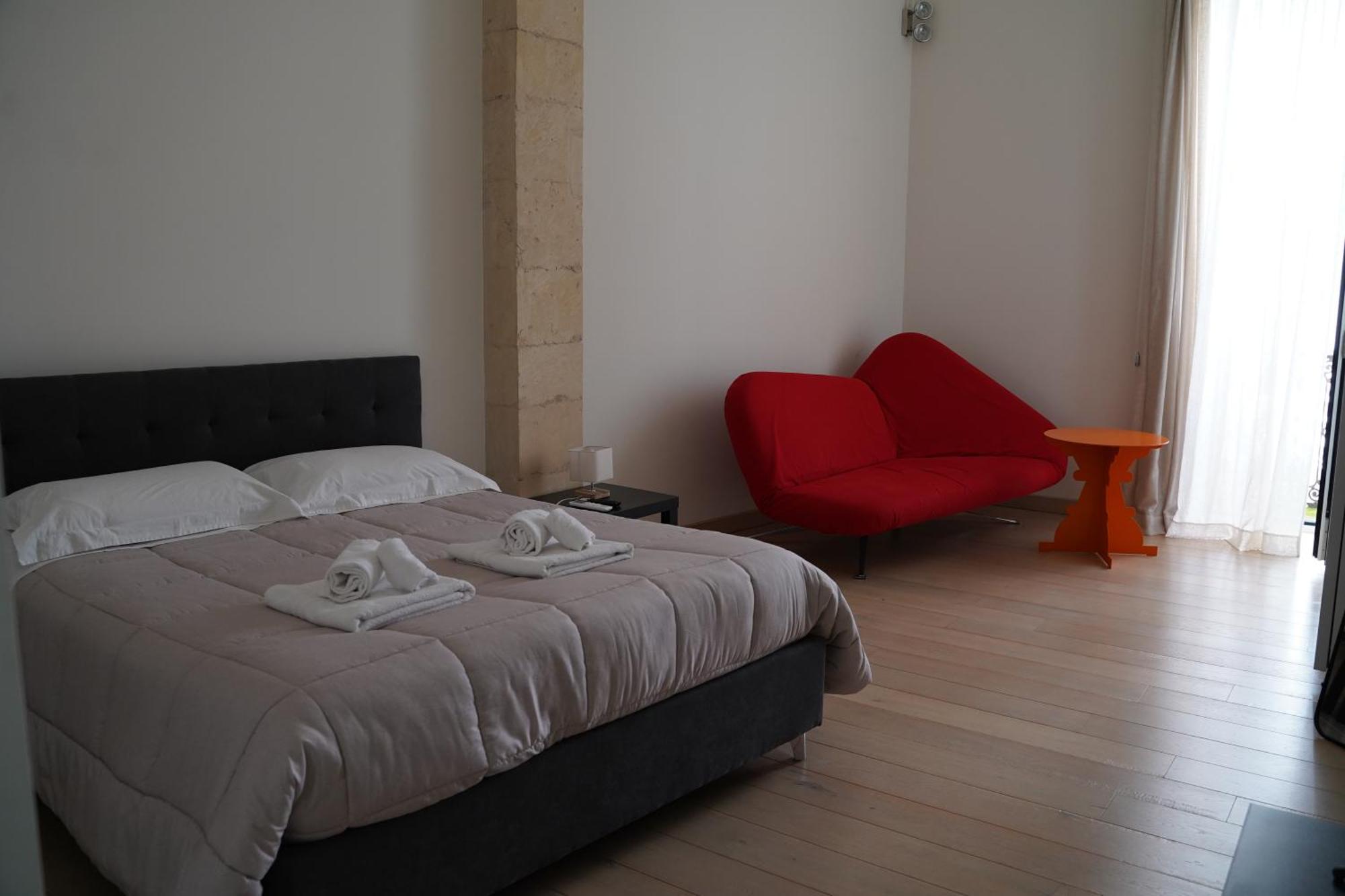 Suite Home D'Aragona Lecce Bagian luar foto