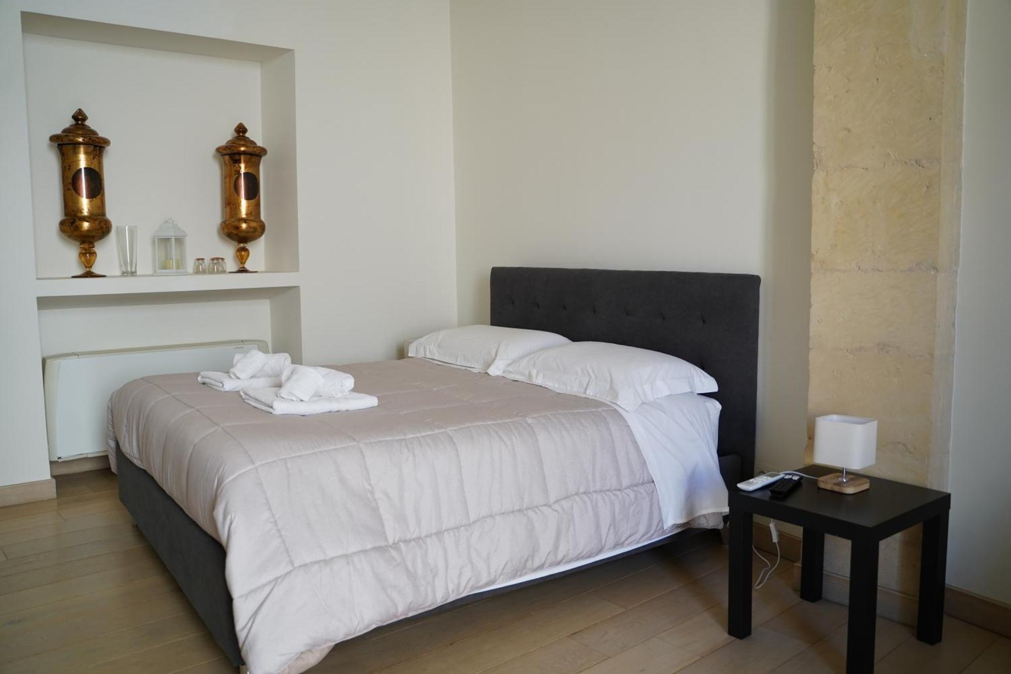 Suite Home D'Aragona Lecce Bagian luar foto